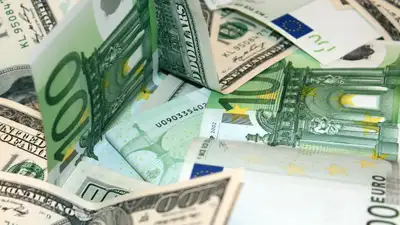 Россияне могут потерять доллары и евро, хранящиеся на депозитах