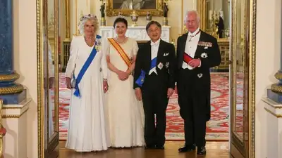 Император Японии с супругой прибыли в гости к Чарльзу III