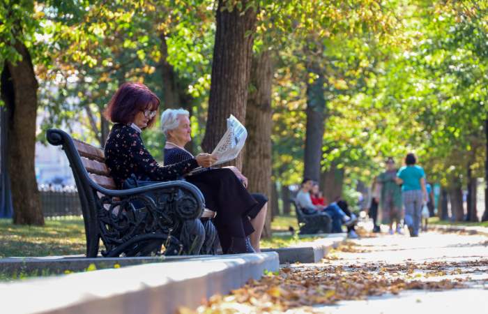 Суперлетняя погода сохраняется на европейской части страны, в азиатской части заморозки